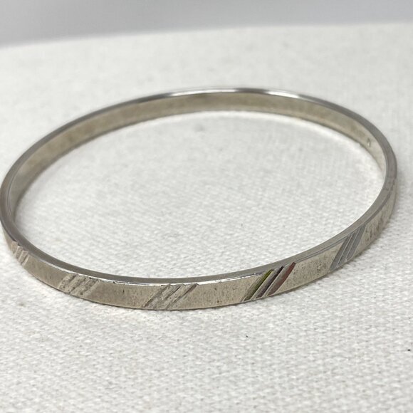 Monet Signed Etched Brushed Silver Tone Bangle Bracelet Vintage Classic Elegance - Picture 3 of 6